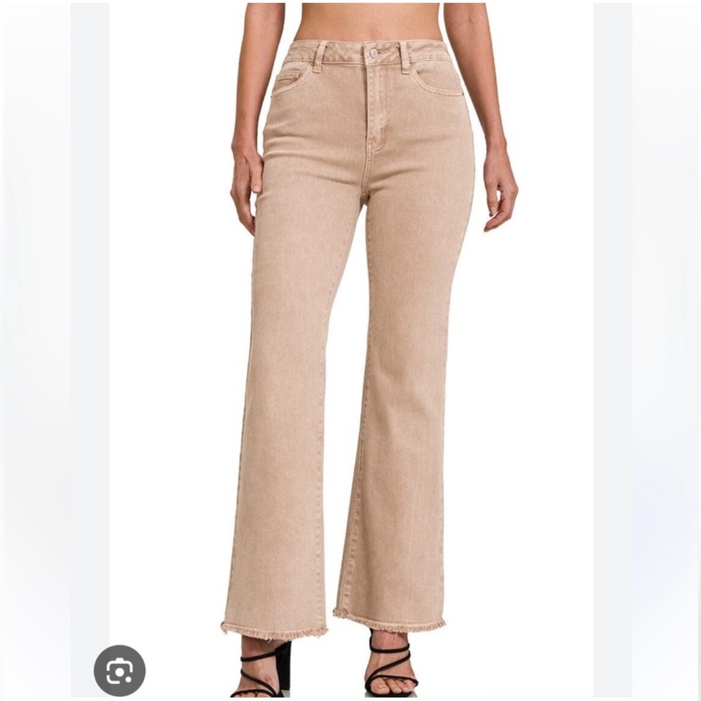 New Zenana Acid Wash Lt. Camel Mid-waist, raw hem, wide leg jeans
